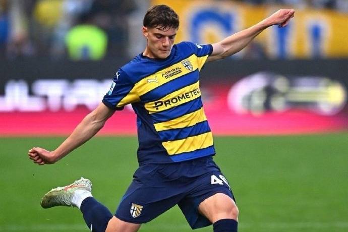 罗马诺确认：利物浦 18 岁新援莱奥尼十字韧带撕裂，或缺阵至赛季末